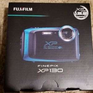 🔥FINAL PRICE🔥NWOT Blue Fujifilm Finepix XP130